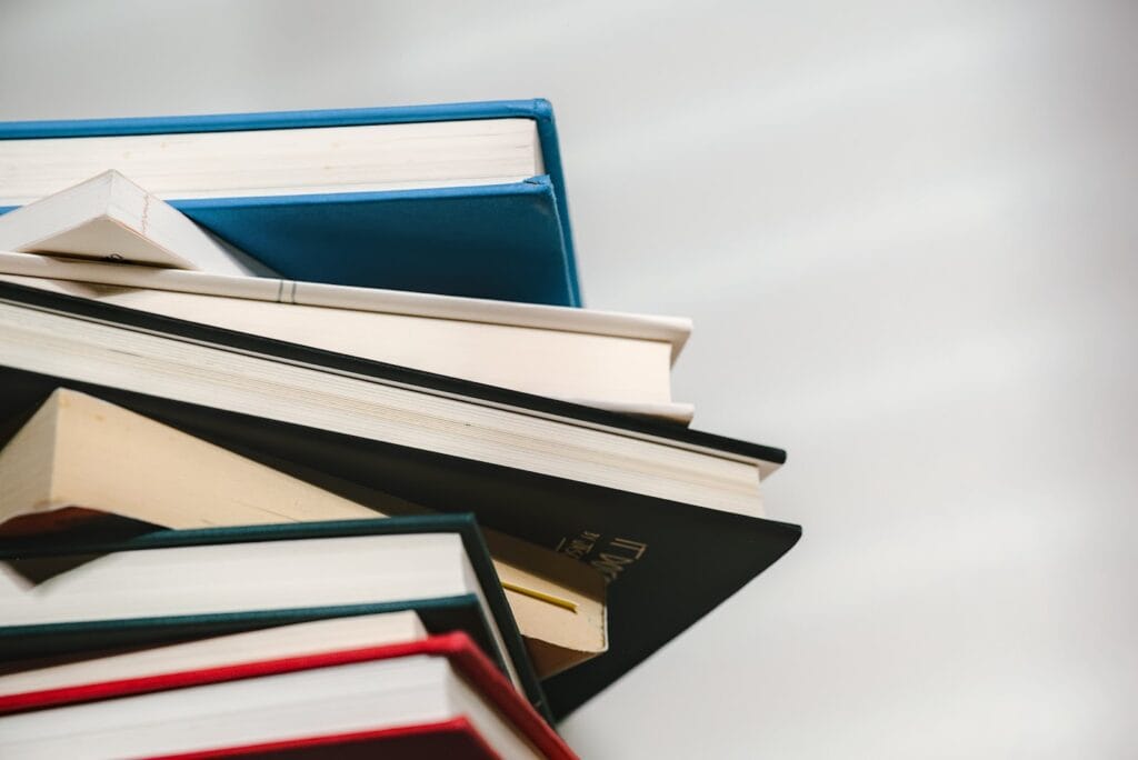 Top 20 Copywriting Books Every Direct Response Copywriter Should Own