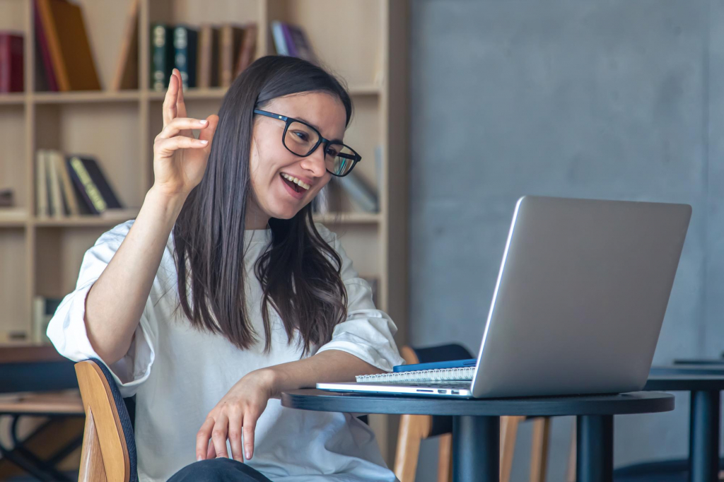 How to Create an Online Course in 6 Steps (And Start Earning Passive Income)