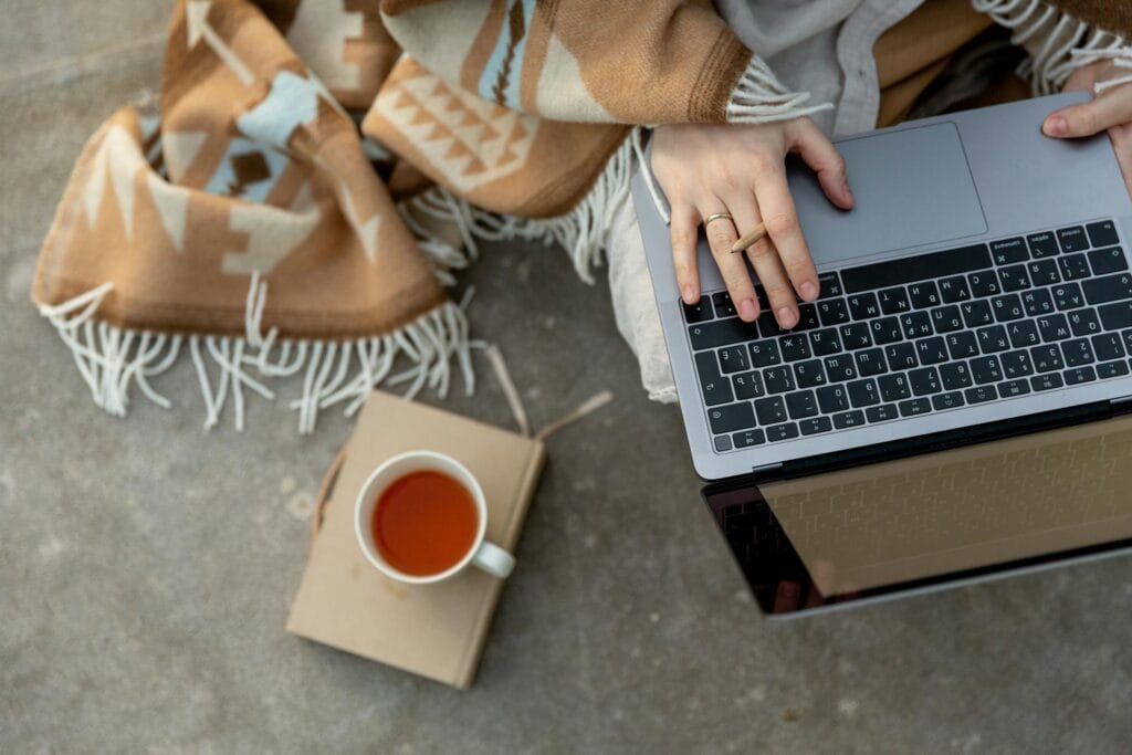 Top 12 Online Jobs For Beginners (no experience needed)
