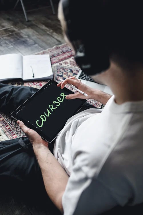 How To Sell Digital Products in 2025 (4 easy steps to start today)